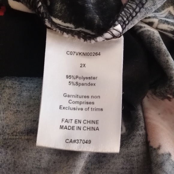 Claire's Black Top with Multicolor Abstract Design - Picture 7 of 7